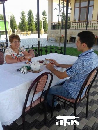 "Çox çətindir həyatda iki mövqe tutmaq və tərəzinin hər iki gözünün tarazlığını qorumaq"