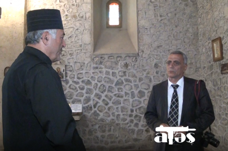 Xudavəng monastırının vaizinə qarşı hörmətsizlik edildi.