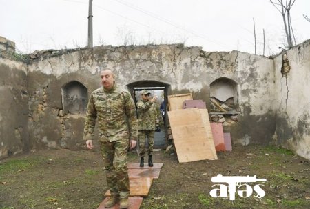 İlham Əliyev düşmənin viranə qoyduğu Zəngilan məscidinin qarşısından UNESCO-ya səsləndi