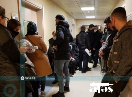 Mərkəzi Klinikada karantin qaydaları pozulur – FOTO