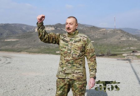 İlham Əliyev Zəfər yolunun tikintisi ilə tanış oldu