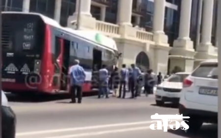 Bakıda 2 avtobus toqquşdu, 7 nəfər yaralandı