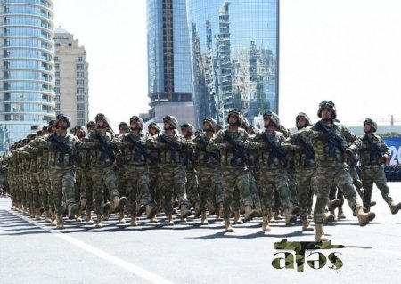 Bir qrup hərbçi “Hərbi xidmətlərə görə” medalı ilə təltif edildi