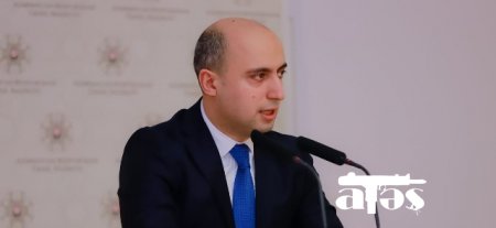 Nazir bu şagirləri qızıl və gümüş və medallarla təltif etdi