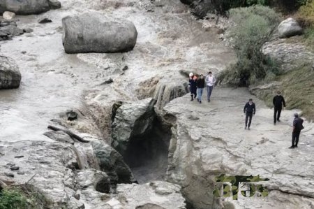 Dağıstanda minlərlə yerli sakin itkin düşən beş nəfərin axtarışını aparır - FOTO