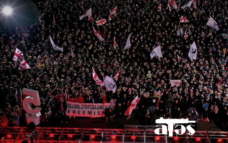 Saakaşviliyə dəstək mitinqi yenə izdihamlı oldu - Video