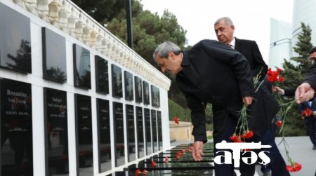 Türk Şurasına üzv dövlətlərin Baş prokurorları Şəhidlər xiyabanını ziyarət etdi - FOTOLAR