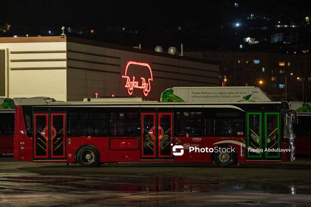 Beş dəqiqəyə təmizlik, gündə 500 min insanın gözlədiyi avtobuslar: Bakının ən böyük deposundan REPORTAJ - FOTO