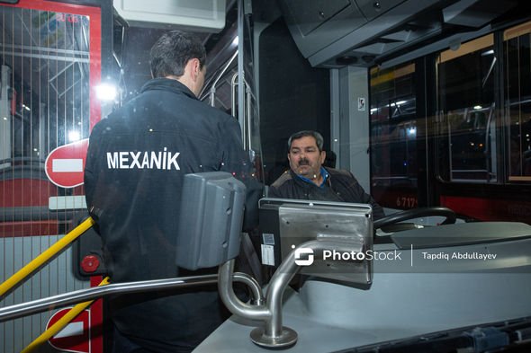 Beş dəqiqəyə təmizlik, gündə 500 min insanın gözlədiyi avtobuslar: Bakının ən böyük deposundan REPORTAJ - FOTO