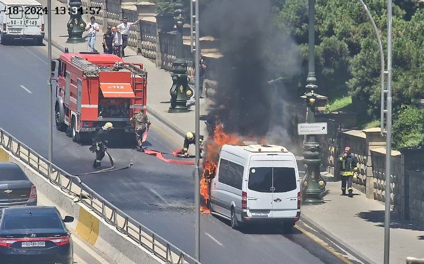 Bakıda hotelin qarşısında mikroavtobus yanıb, yolda sıxlıq yaranıb HADİSƏ