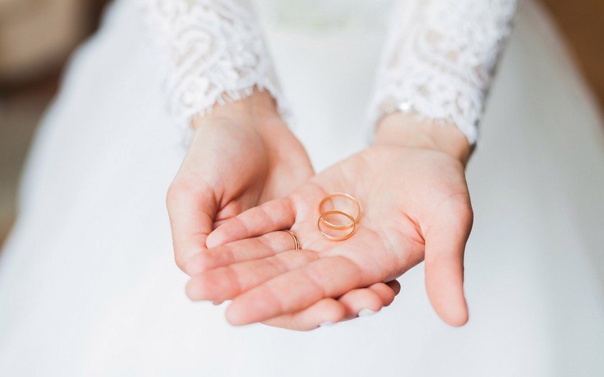 Azərbaycanda nikah yaşı üzrlü səbəblərə görə də 1 il azaldılmayacaq