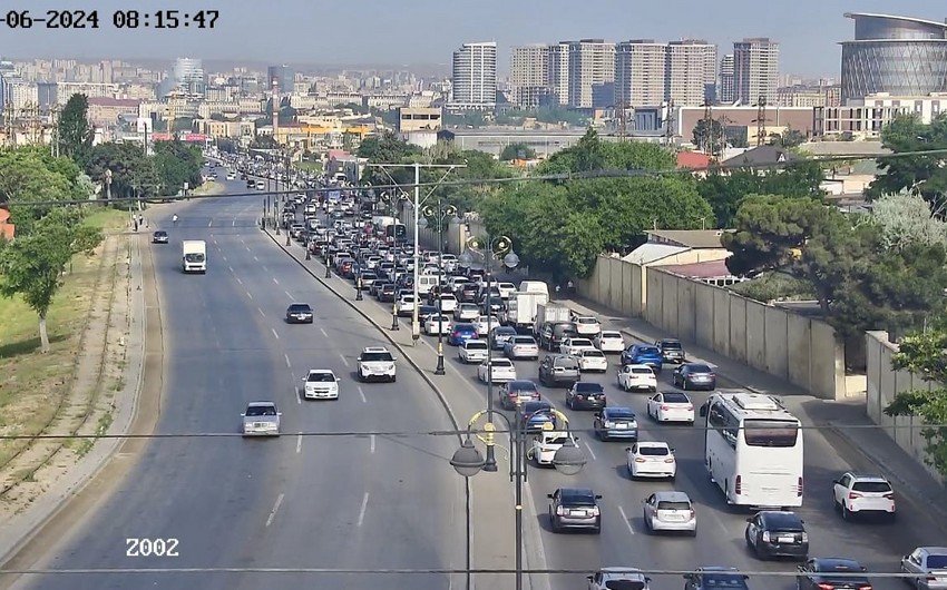 Bakının bəzi yollarında tıxac yaranıb - SİYAHI