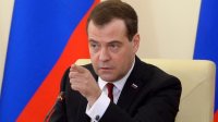 Medvedev Makrona Fransadan qaçmağı tövsiyə etdi: "Onun ordusu gəlir"