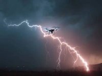 Alimlər bunu da etdi: Dronla ildırım vurdular