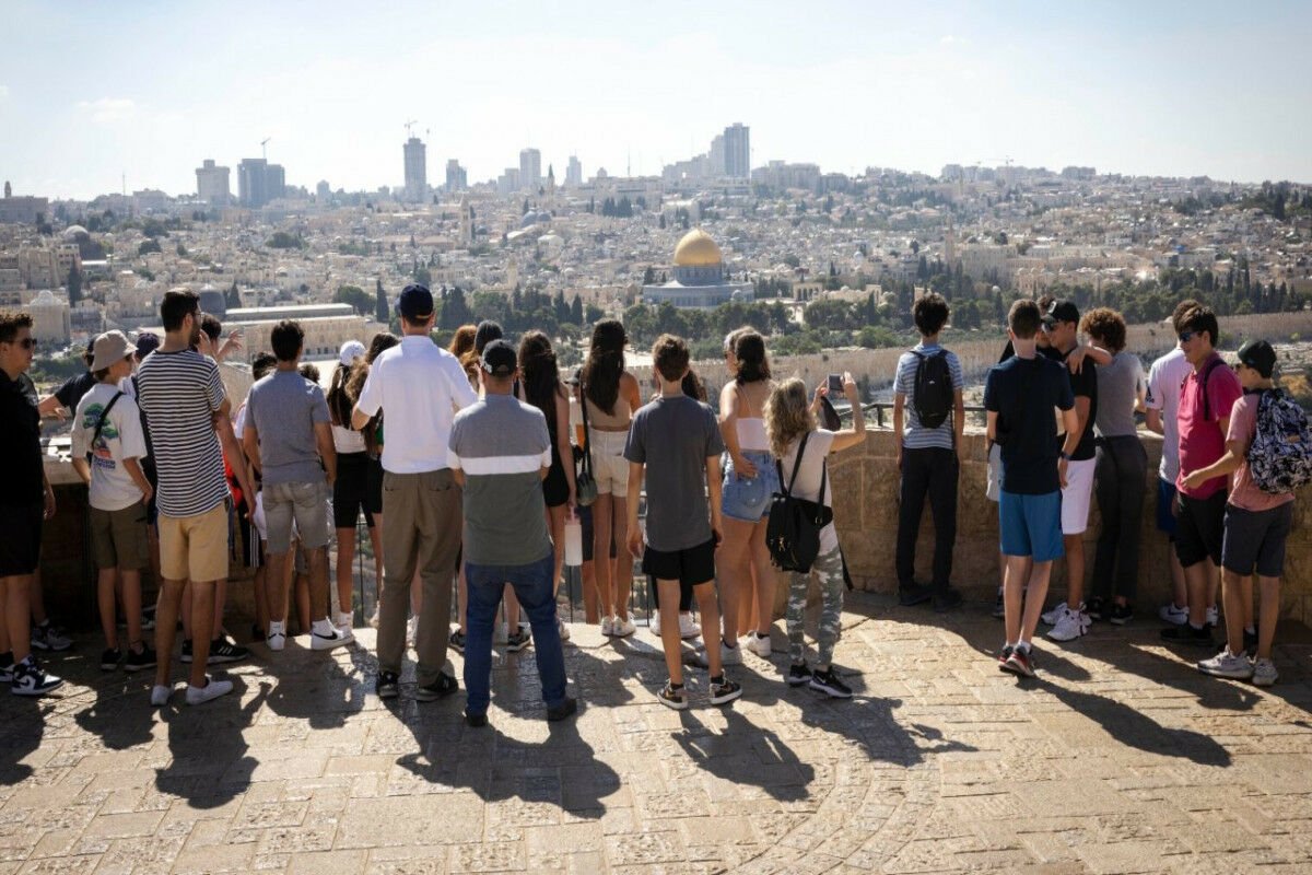 İsraildə ilişib qalan 40 min turistin taleyi necə olacaq?