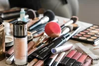 Kosmetik vasitələrin dəhşətli fəsadları üzə çıxdı: Mütəxəssisdən XƏBƏRDARLIQ